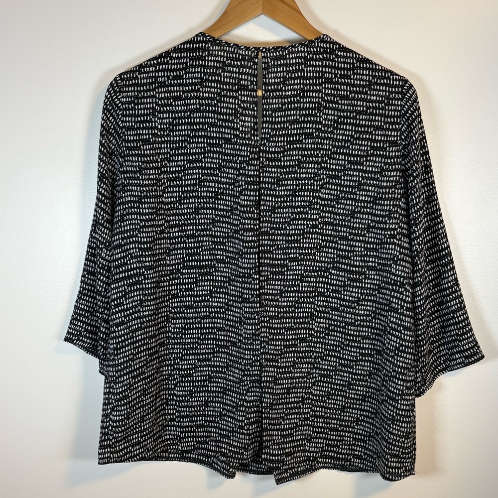 United Colors of Benetton Women’s Black & White Sheer Pullover Blouse, Elegant - Picture 2 of 5